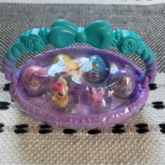 Hatchimals CollEGGtibles Family Spring Toy Basket | NWT - Picture 3 of 4